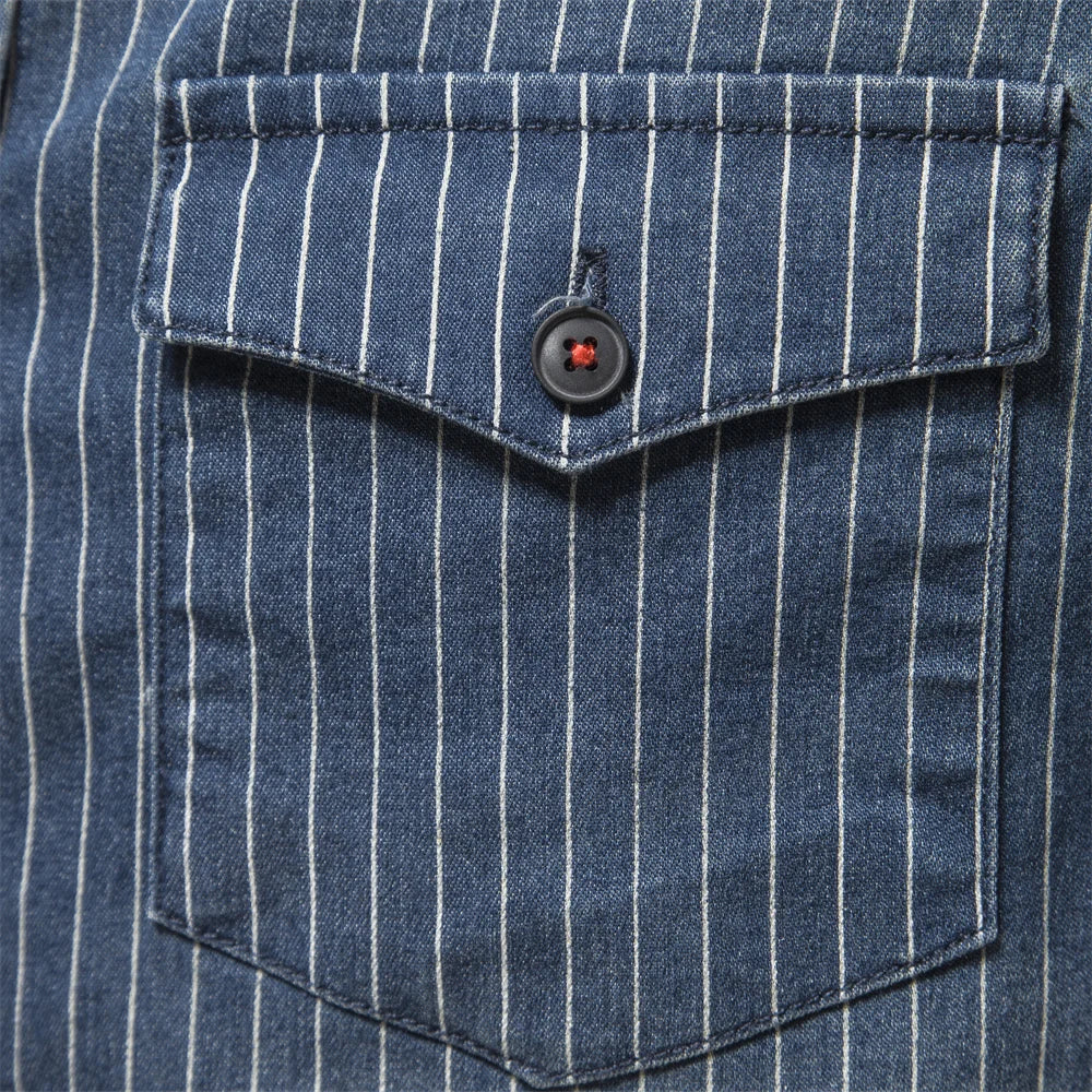 Jeans-Fußgängerhemd
